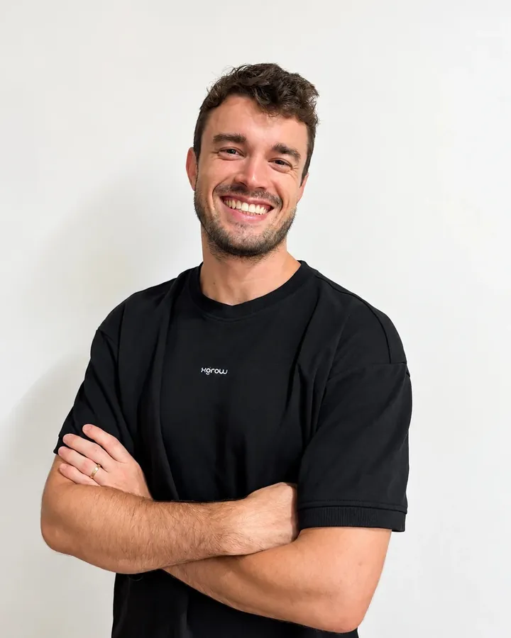 Matheus Bessa smiling, ready for your strategy call